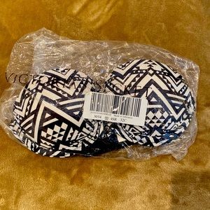 BNIP 32C Victoria’s Secret PINK Aztec Print Convertible Bra